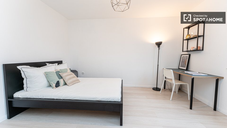 Room, Forckenbeckstraße, Berlin