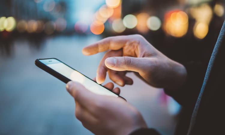 Avoid lengthy contracts with a flexible prepaid tariff from Lebara HELLO!