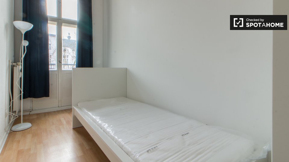 Room, Rheinstraße, Berlin