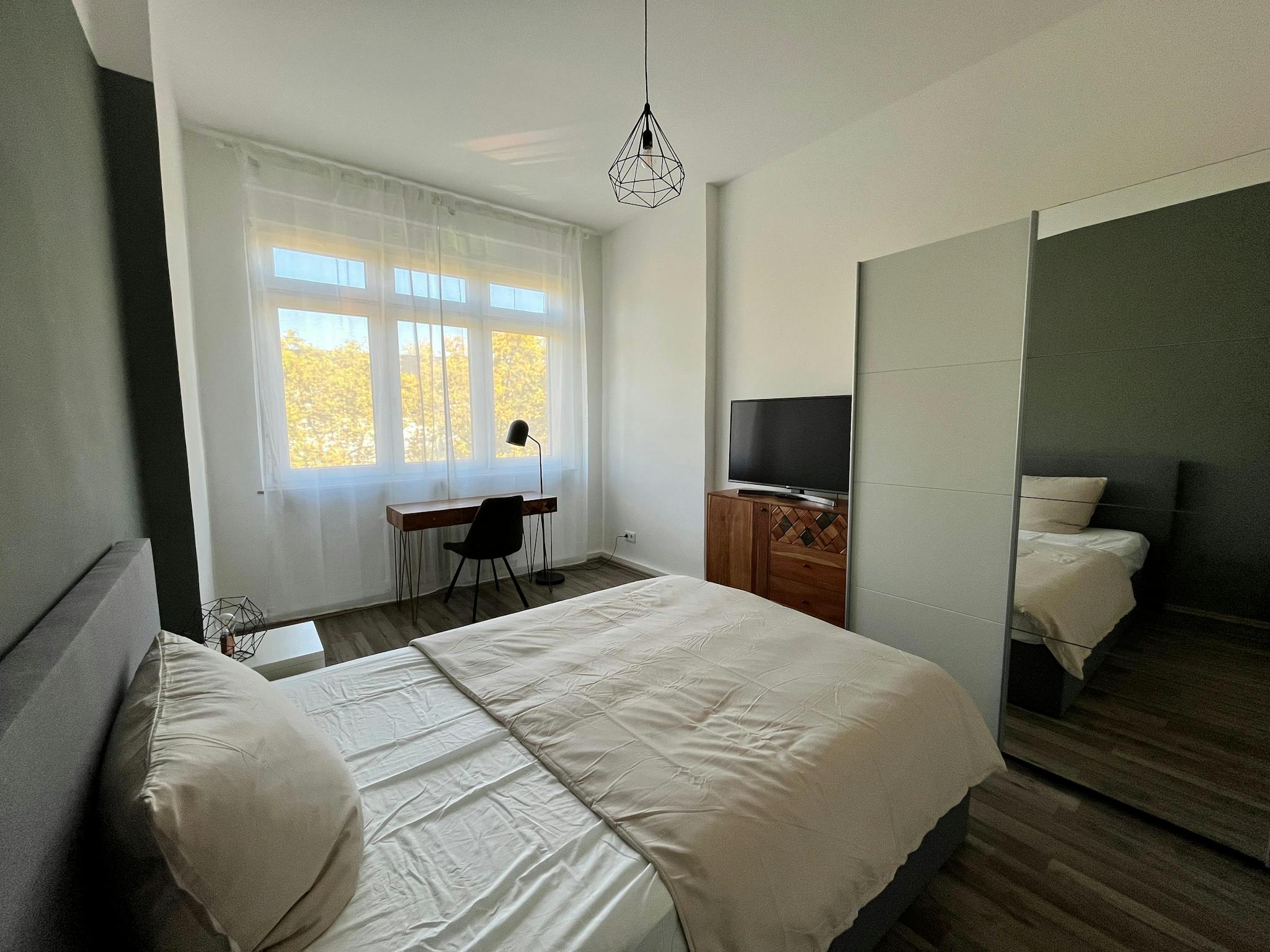 Apartment, Saalburgallee, Frankfurt