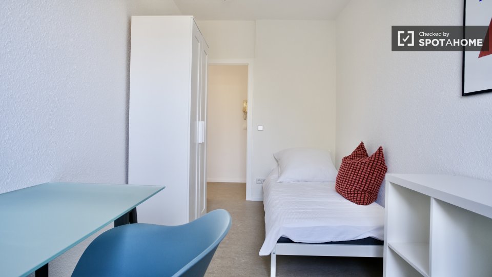 Room, Neltestraße, Berlin