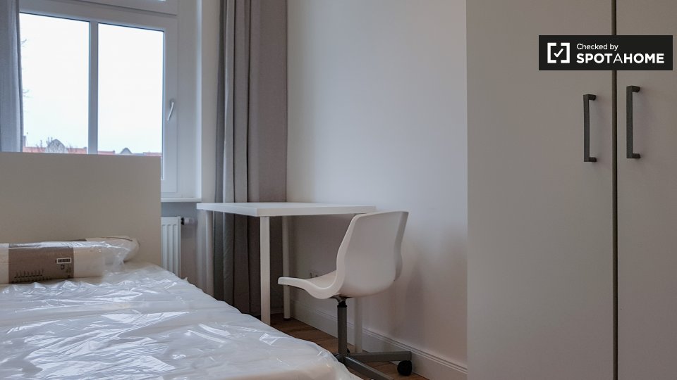 Room, Schulstraße, Berlin