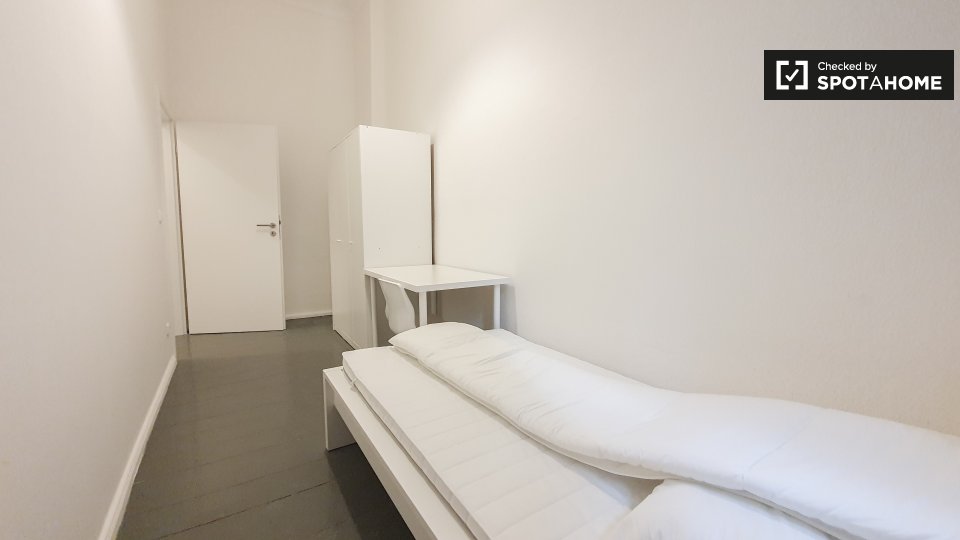 Room, Kottbusser Damm-30, Berlin