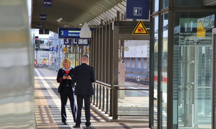 Deutsche Bahn staff to start wearing body cameras after rise in attacks