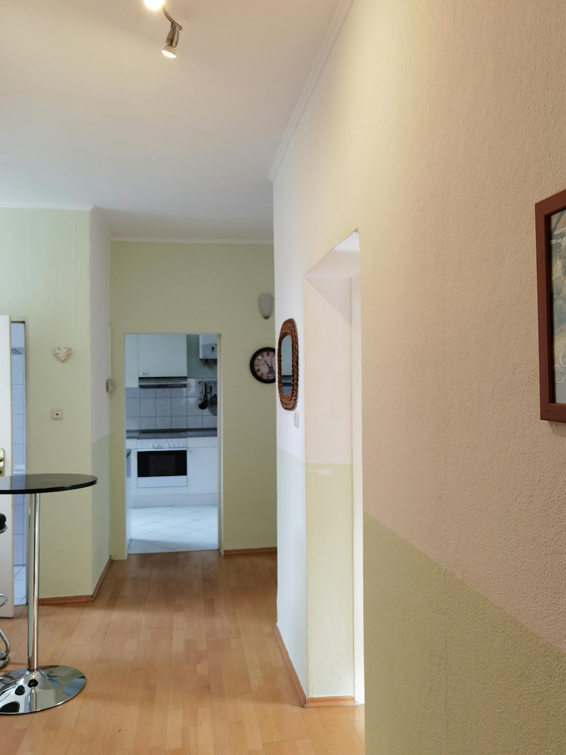 House, Esslinger Straße, Frankfurt