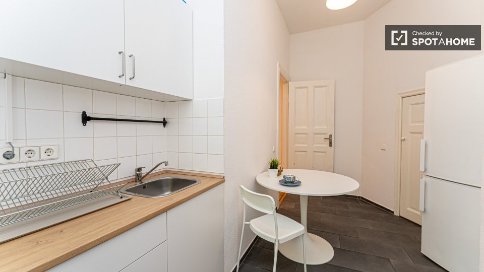 Room, Kottbusser Damm, Berlin