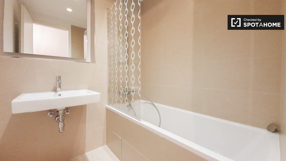 Room, Nazarethkirchstraße, Berlin
