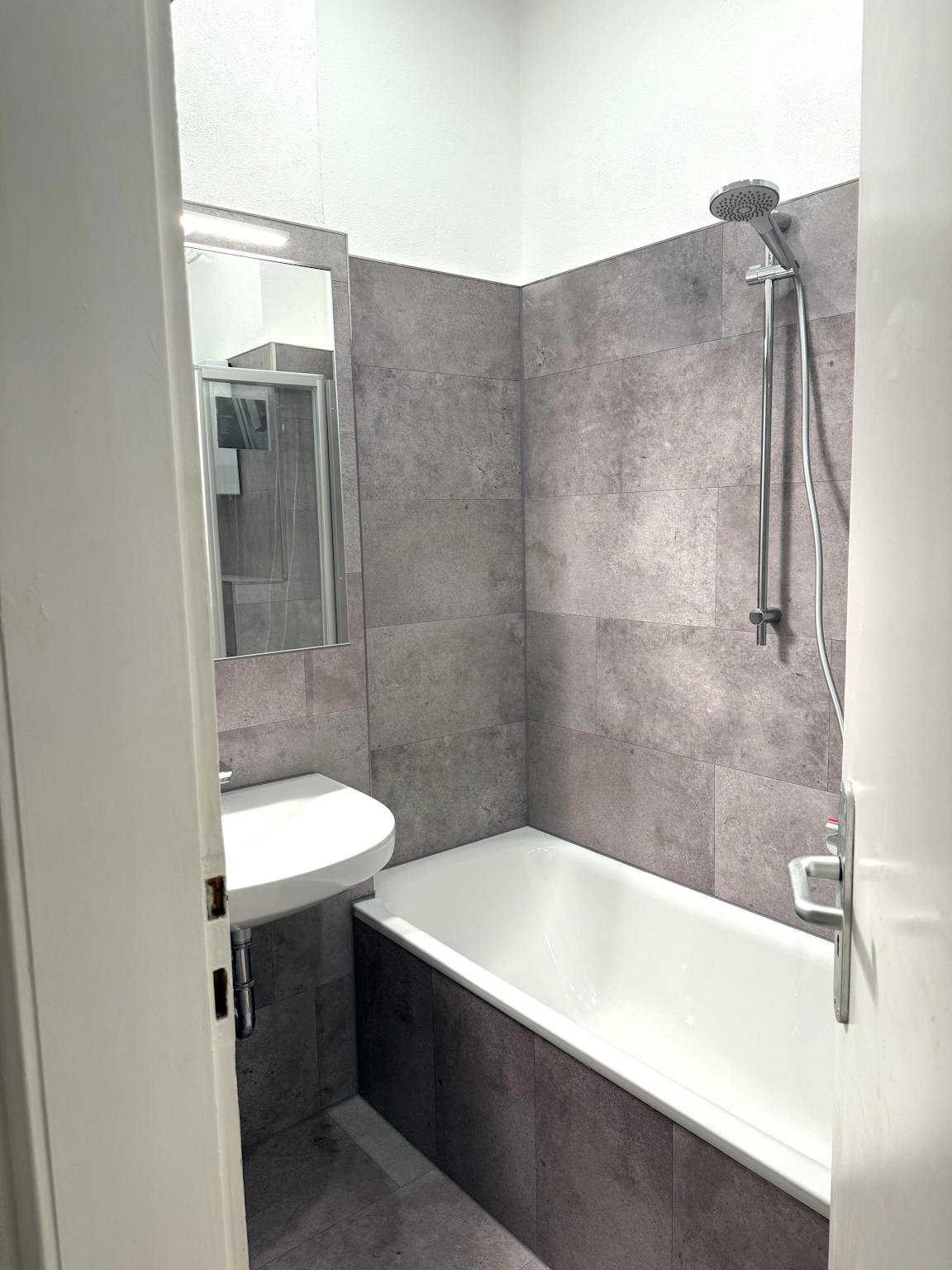 Apartment, Bahnstraße, Dusseldorf
