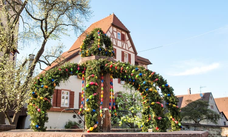 Easter fountains: A colourful Franconian tradition
