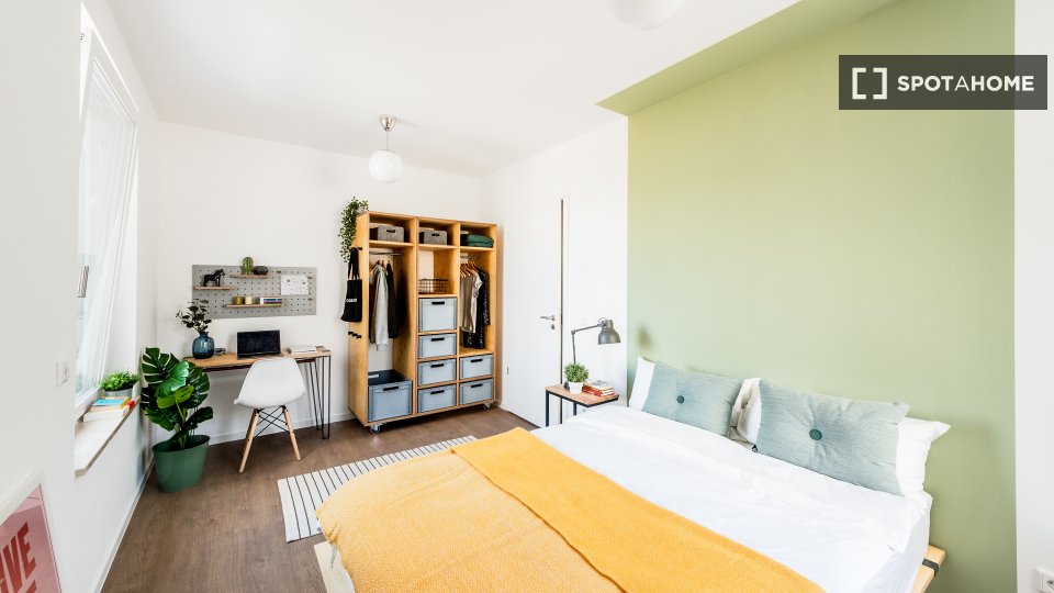 Room, Klara-Franke-Straße, Berlin
