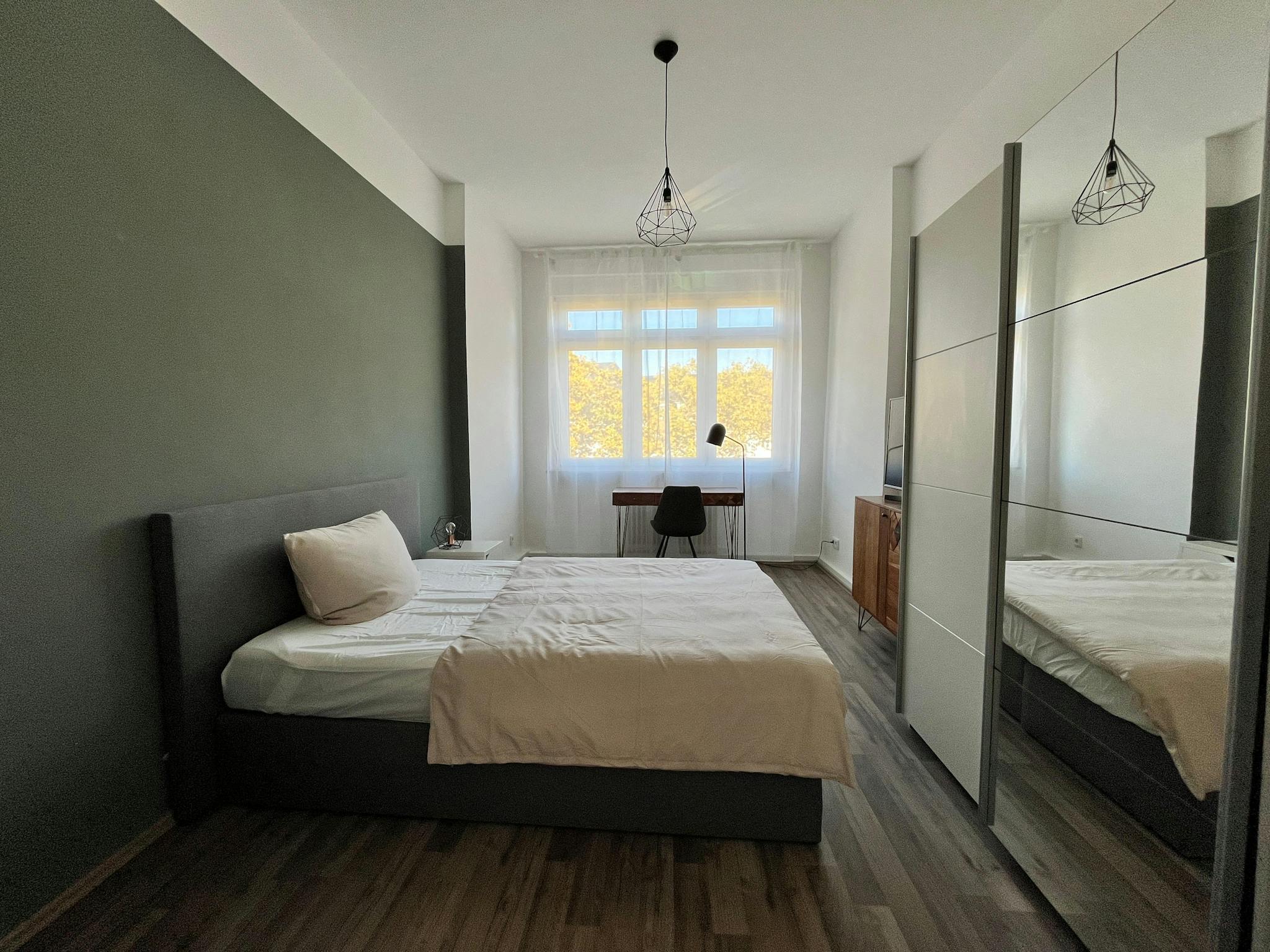Apartment, Saalburgallee, Frankfurt