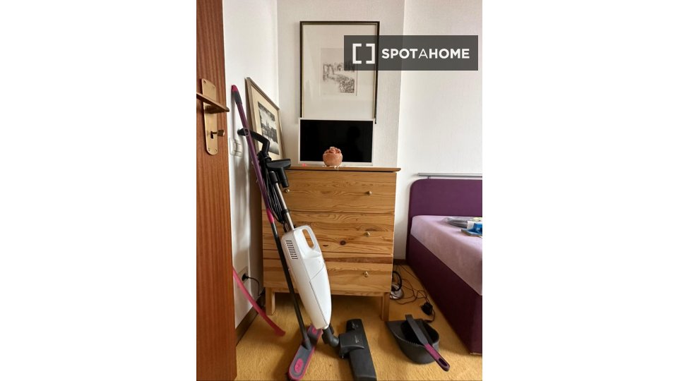 Room, Hackenbergstraße, Berlin