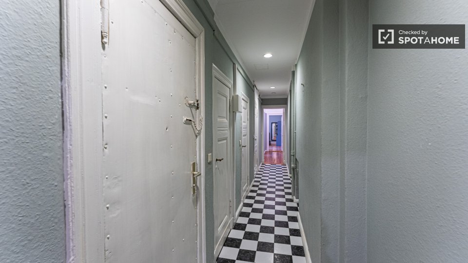 Room, Kantstraße, Berlin
