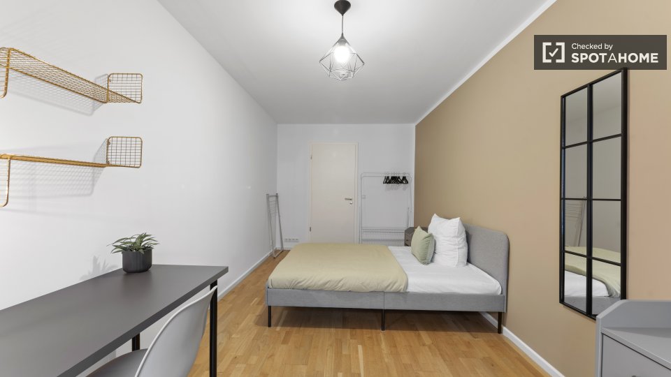 Room, Friedrichstraße, Berlin