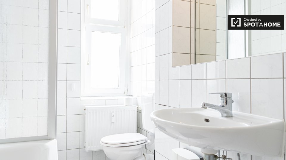 Room, Plönzeile, Berlin
