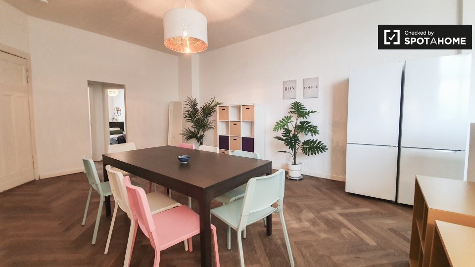 Room, Weimarische Str., Berlin