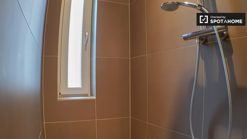 Room, Schulstraße, Berlin