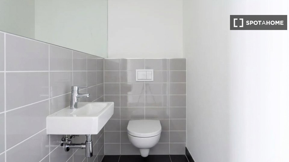 Room, Bernhard-Weiß-Straße-3, Berlin