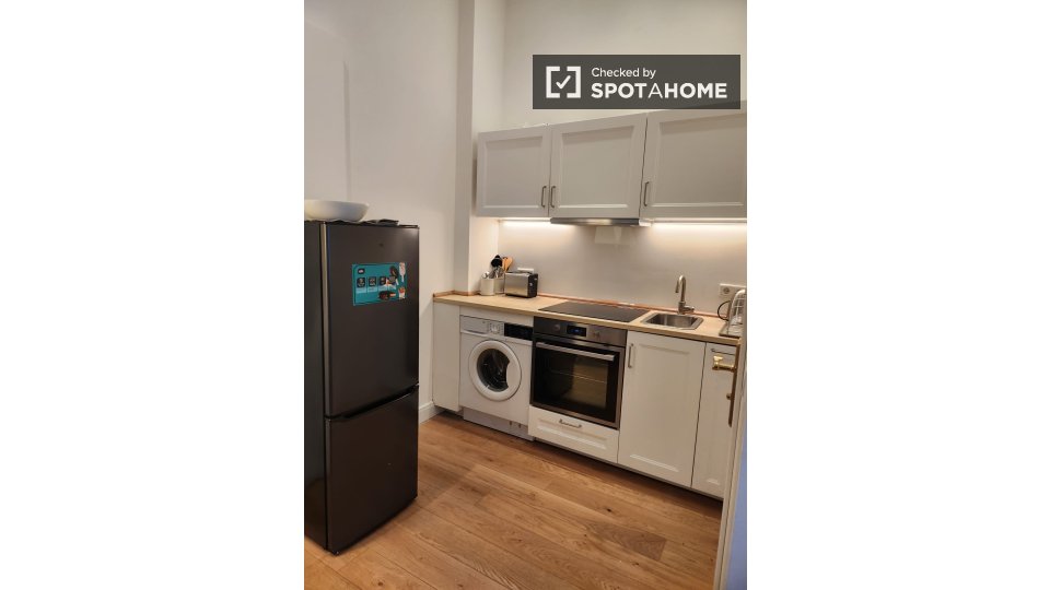 Apartment, Pariser Str., Berlin