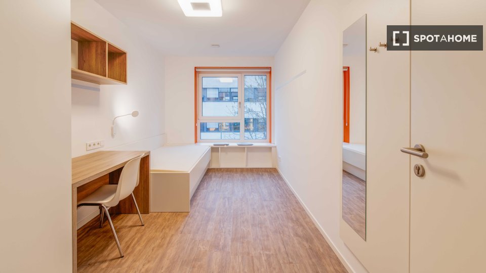 Room, WE.7., Berlin