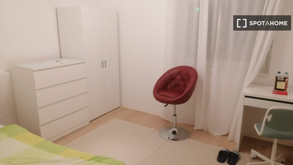 Room, Senftenberger Straße, Berlin