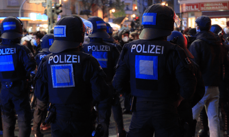 Berlin police crack down on pro-Palestine demos amid rising antisemitic attacks
