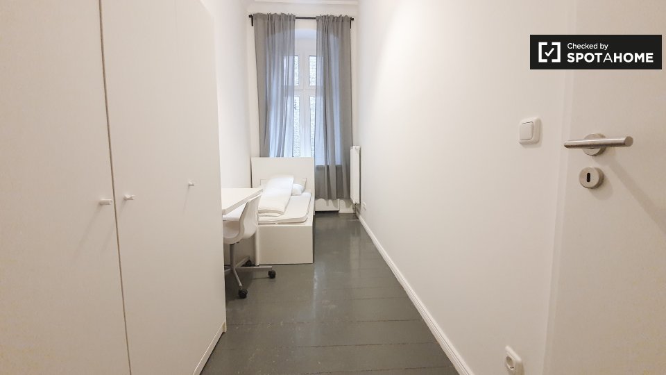 Room, Kottbusser Damm-30, Berlin