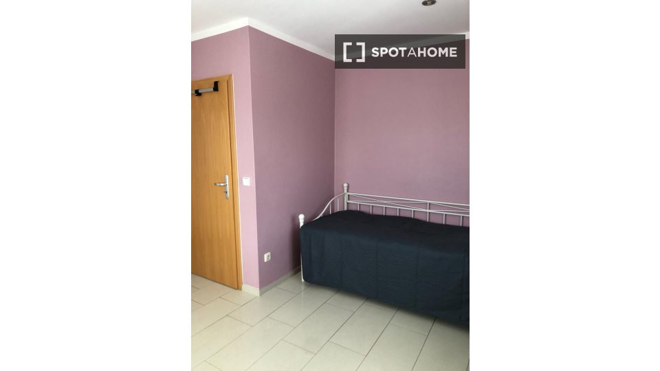 Room, Steinträgerweg, Berlin