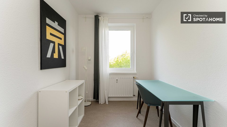 Room, Neltestraße, Berlin
