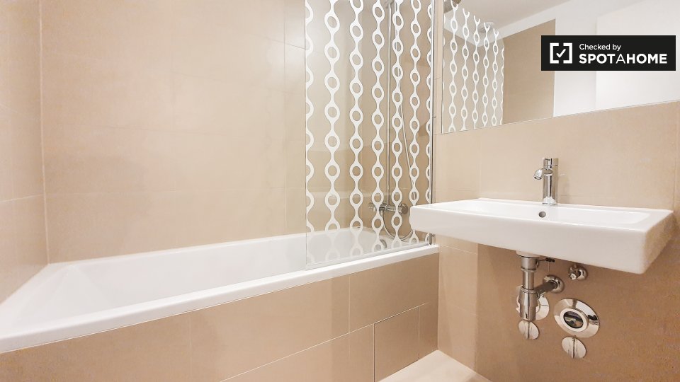 Room, Nazarethkirchstraße, Berlin