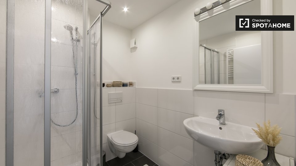 Room, Bismarckstraße, Berlin