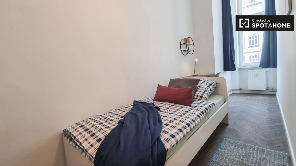 Room, Weimarische Str., Berlin