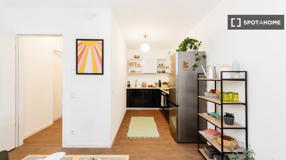 Room, Klara-Franke-Straße-28, Berlin
