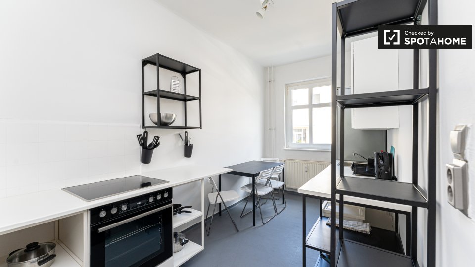 Room, Zinsgutstraße, Berlin