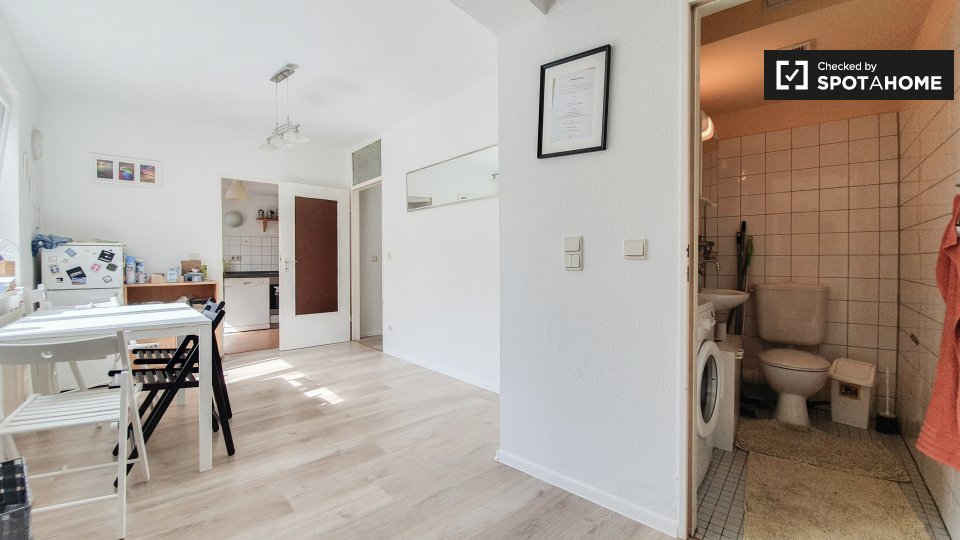 Room, Gneisenaustraße, Berlin