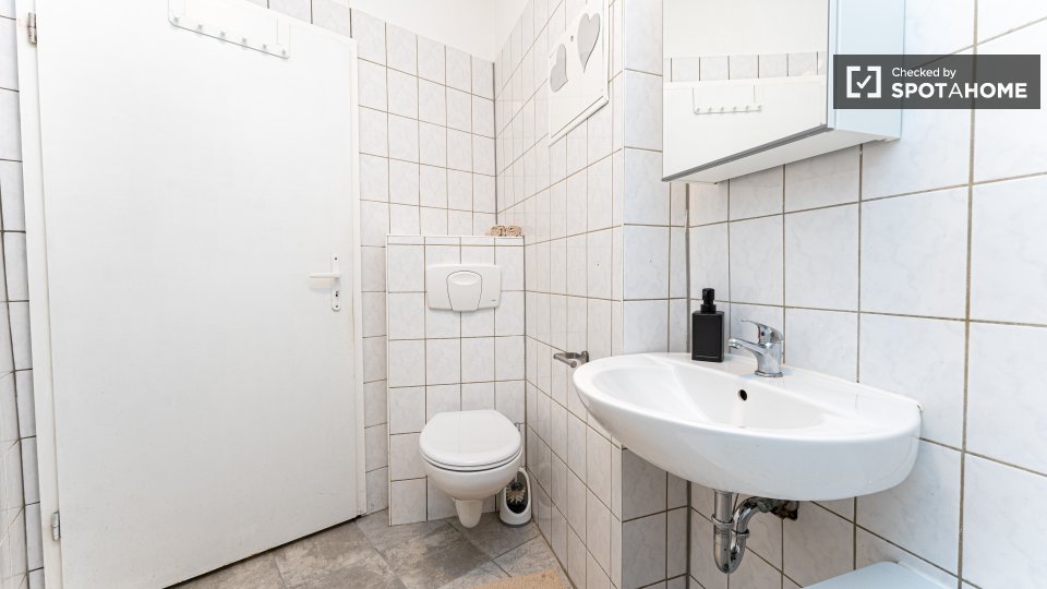 Room, Waldstraße, Berlin