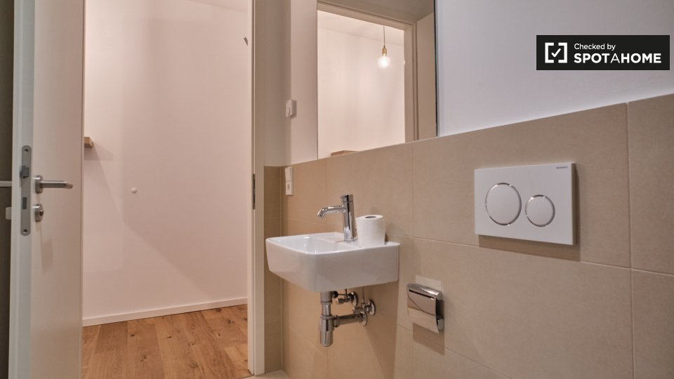 Room, Nazarethkirchstraße, Berlin