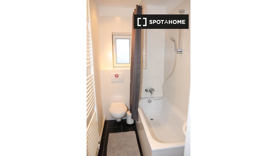 Room, Lauterberger Str., Berlin
