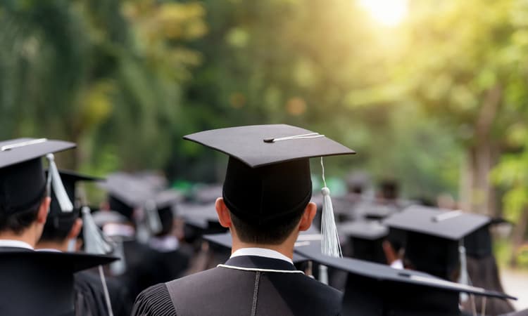 Majority of students leave East Germany after graduating