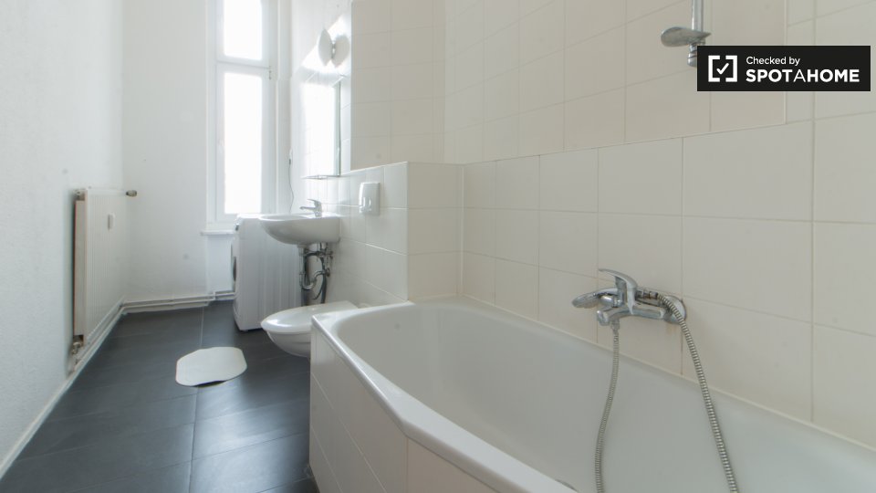 Room, Rheinstraße, Berlin