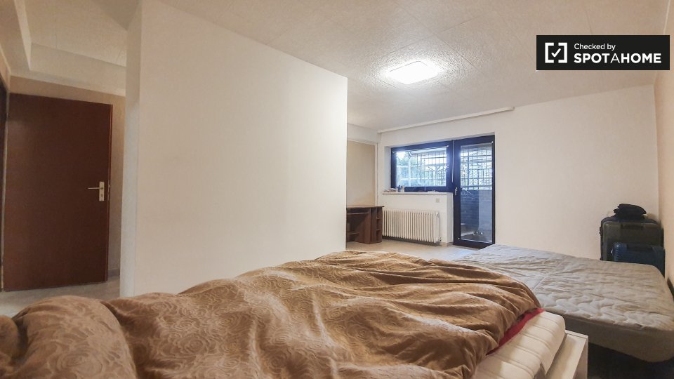 Room, Pfabener Weg, Berlin