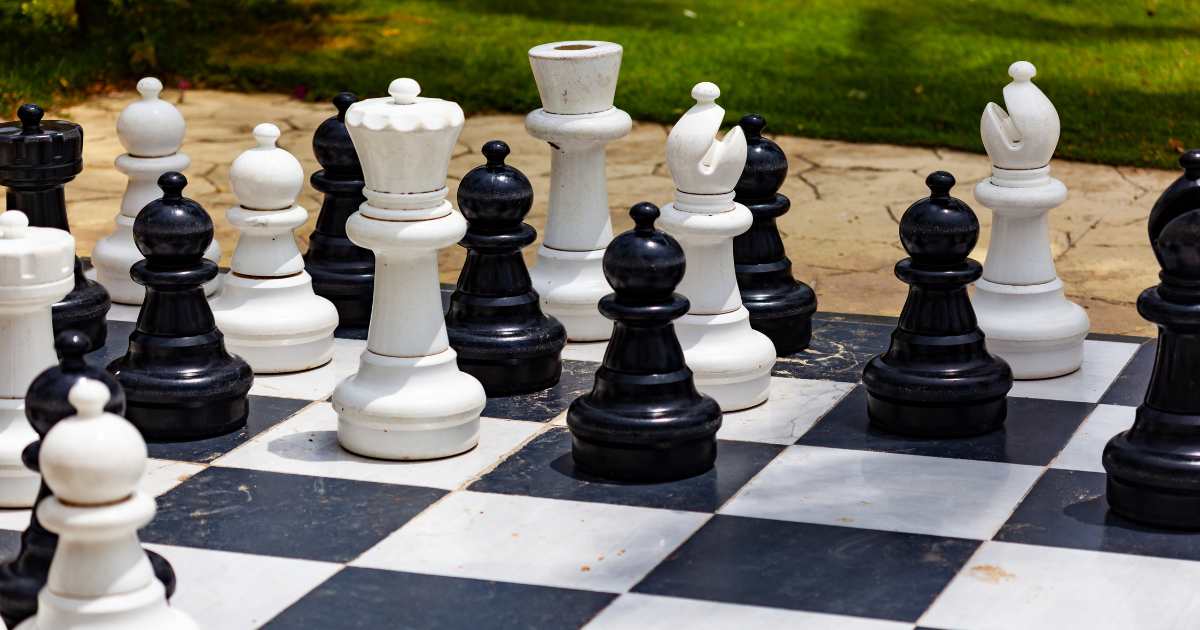 Giant chessboard returns to Amsterdam on Frederiksplein
