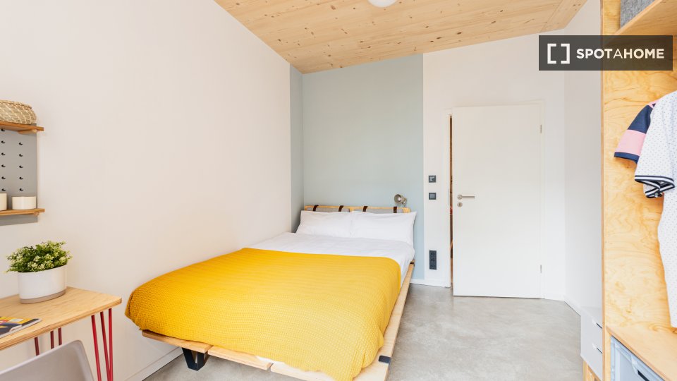 Room, MüllerstraßeA, Berlin