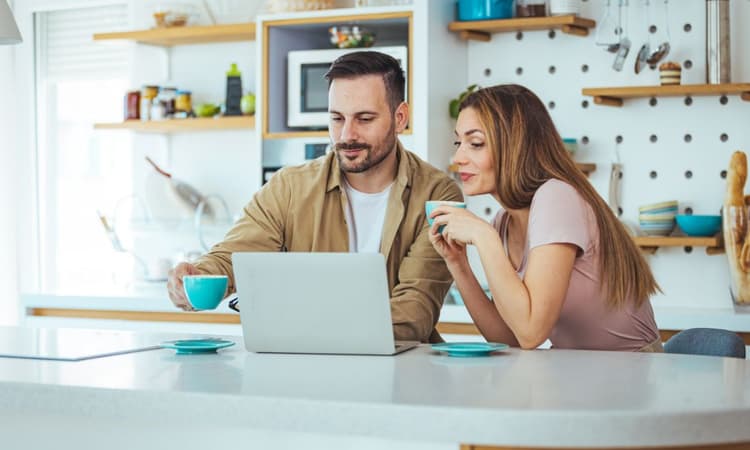 File your US taxes abroad effortlessly with MyExpatTaxes