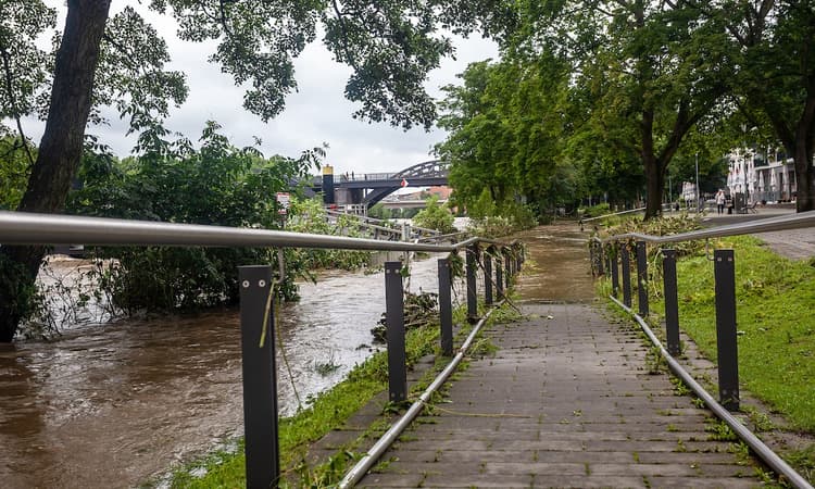 Storm Nadia wreaks havoc across northern Germany