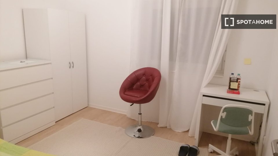 Room, Senftenberger Straße, Berlin
