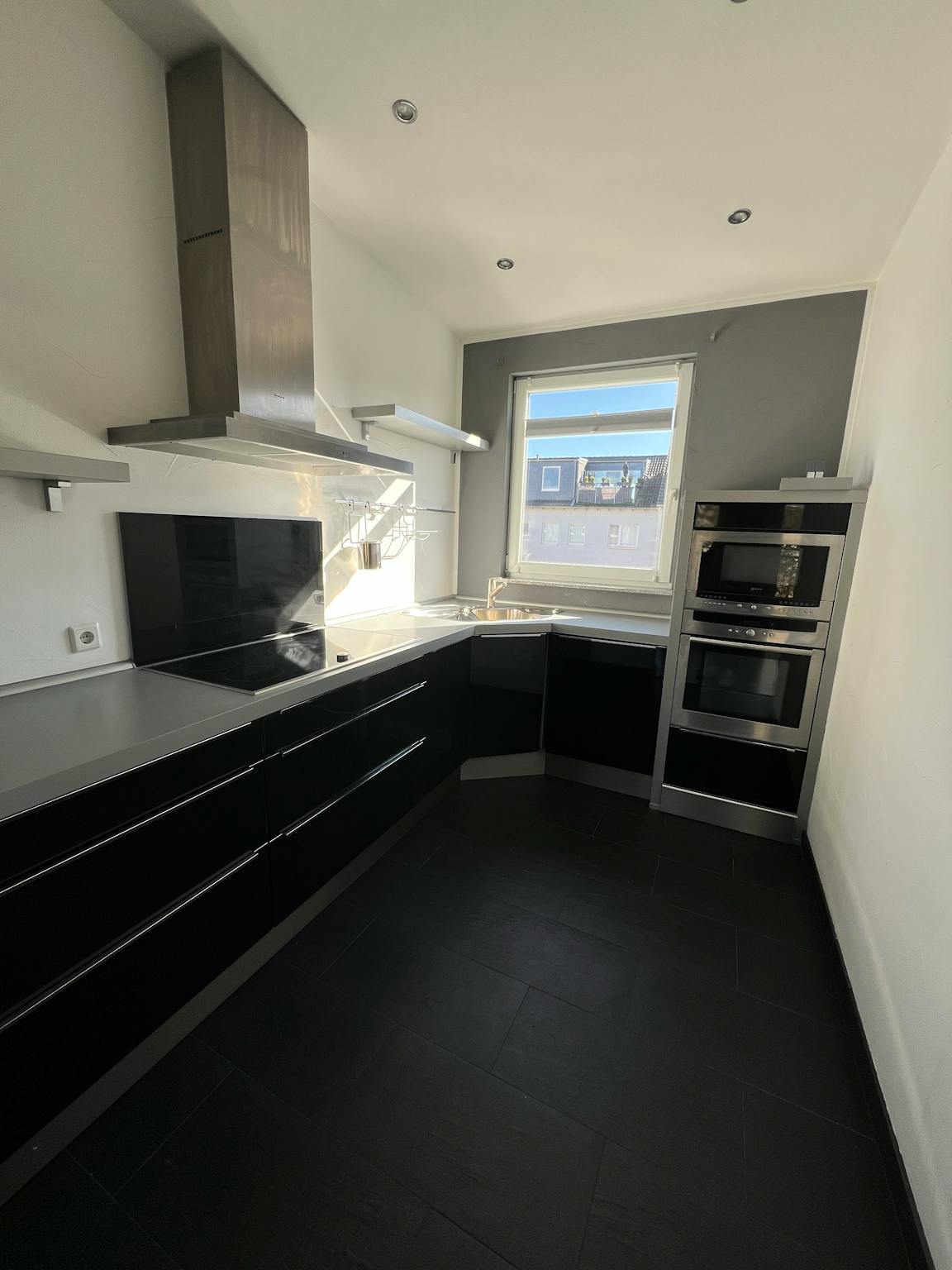 Apartment, Segeberger Weg, Dusseldorf
