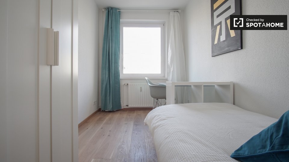 Room, Neltestraße, Berlin