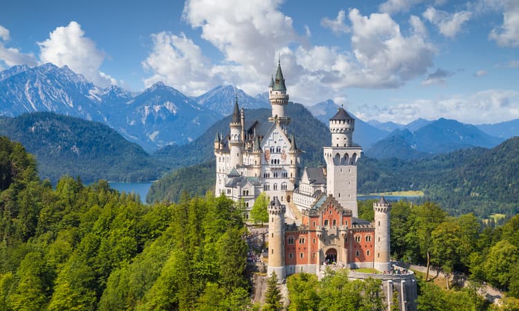 [Video] Explore fairytale Neuschwanstein Castle in 360 degrees
