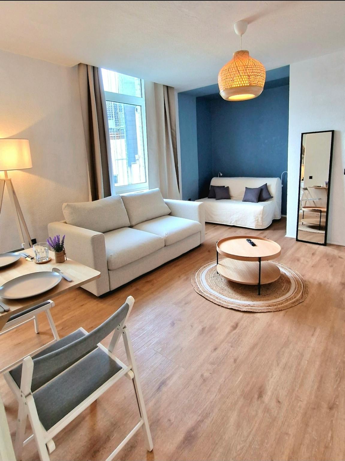Apartment, Ellerstraße, Dusseldorf